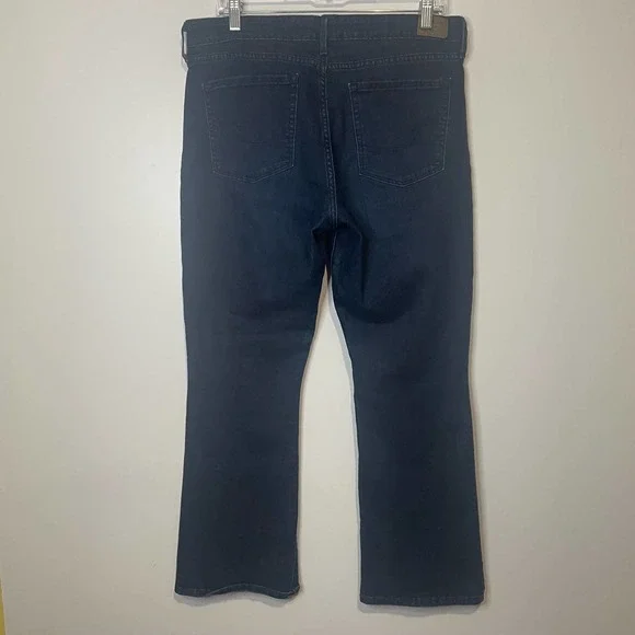 Signature By Levi's Women's Midrise Bootcut Jeans size 14Short - Picture 8 of 8